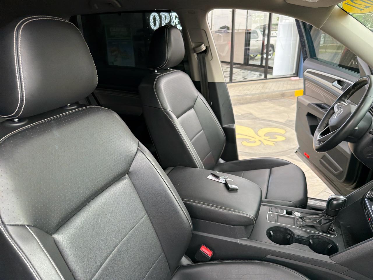 Volkswagen Atlas V6 SE w/Technology 2021