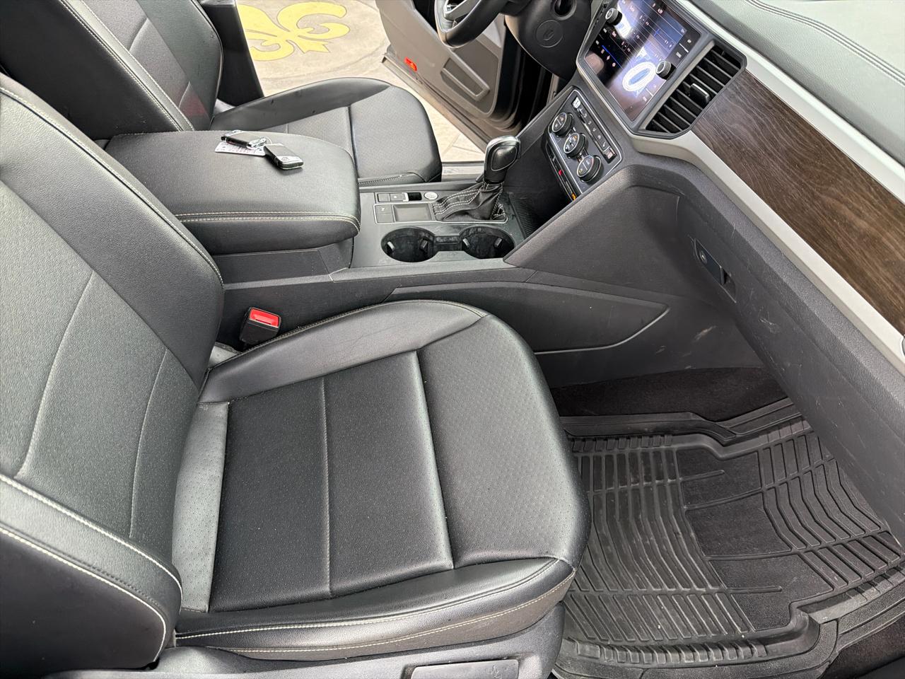 Volkswagen Atlas V6 SE w/Technology 2021