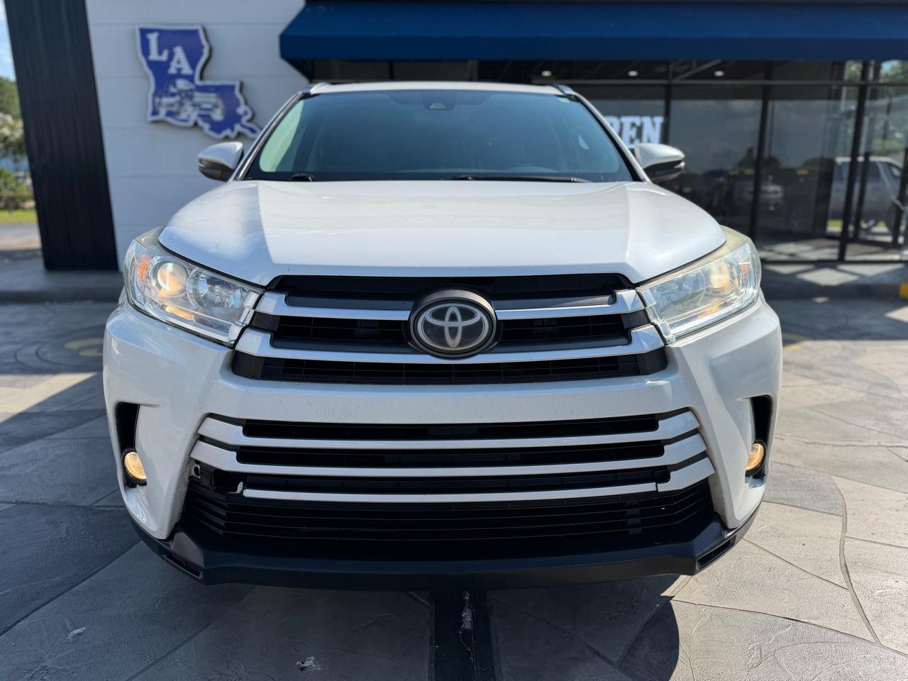 Toyota Highlander XLE 4D SUV FWD 2017