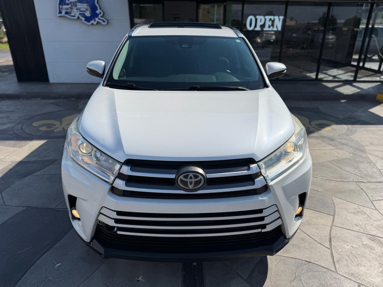 Toyota Highlander XLE 4D SUV FWD 2017