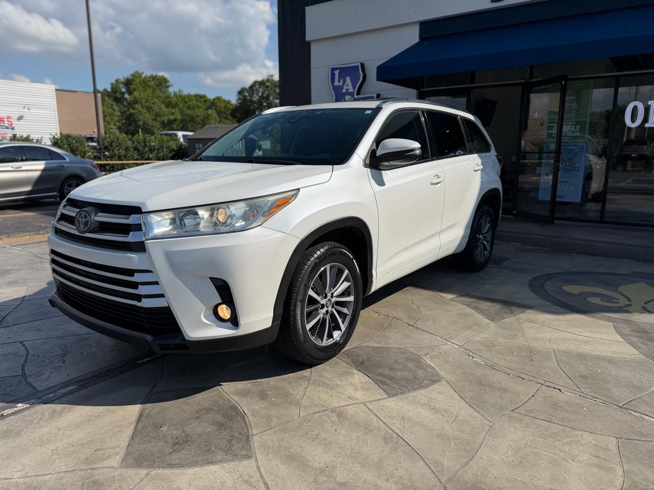 Toyota Highlander XLE 4D SUV FWD 2017