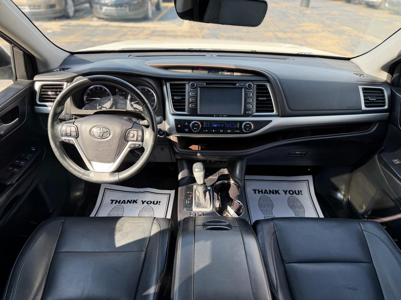 Toyota Highlander XLE 4D SUV FWD 2017