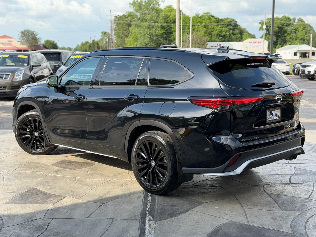 Toyota Highlander XSE 4D SUV FWD 2023