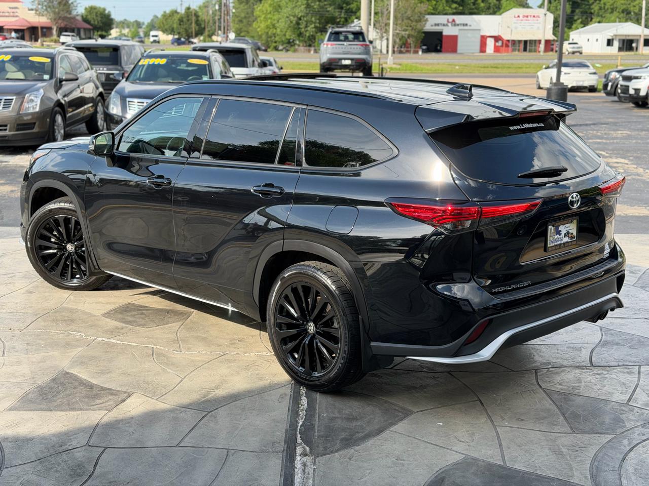 Toyota Highlander XSE 4D SUV FWD 2023