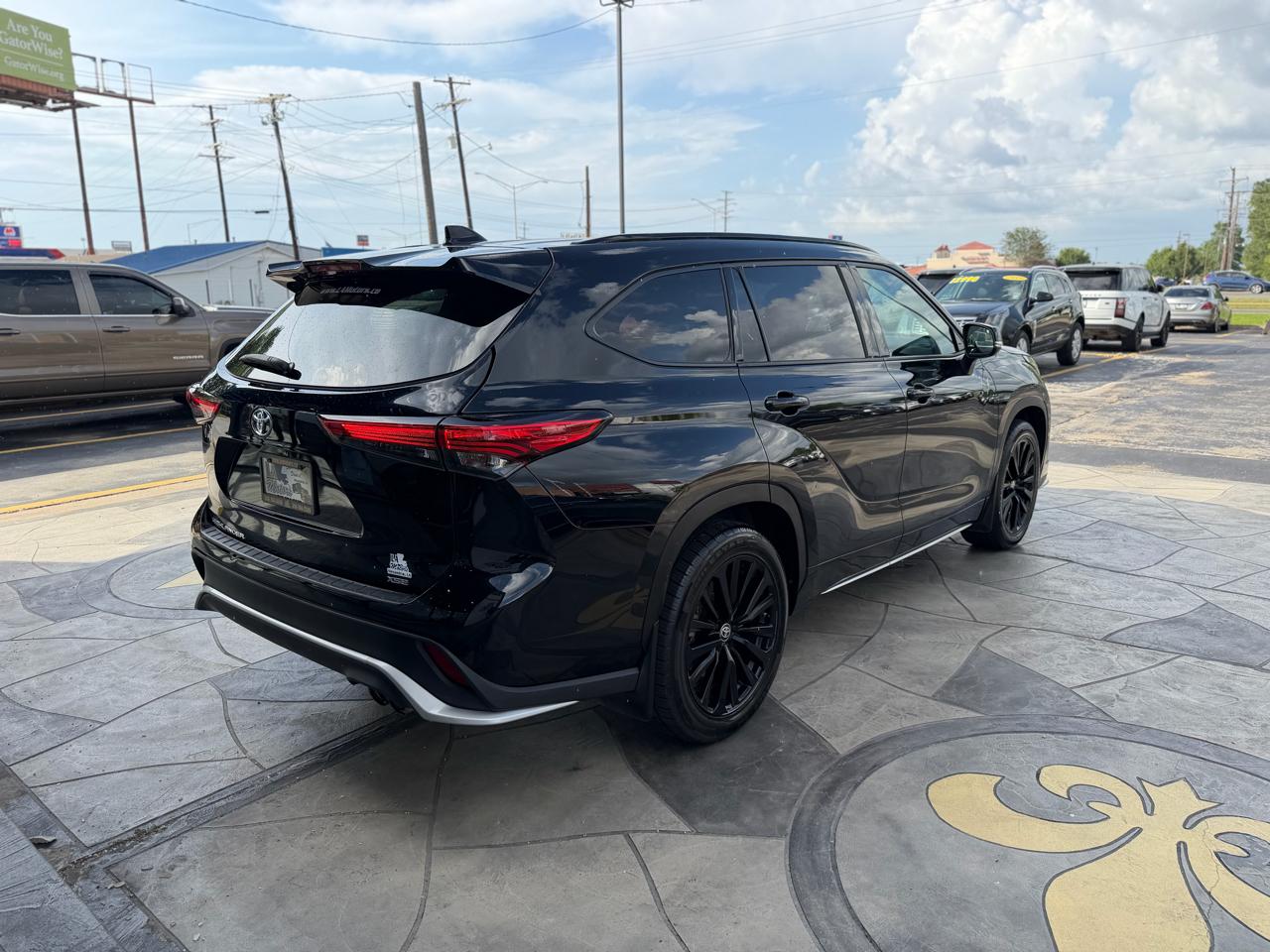 Toyota Highlander XSE 4D SUV FWD 2023