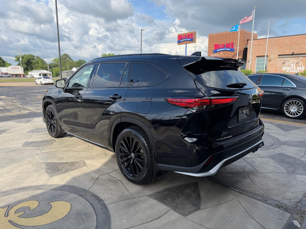 Toyota Highlander XSE 4D SUV FWD 2023