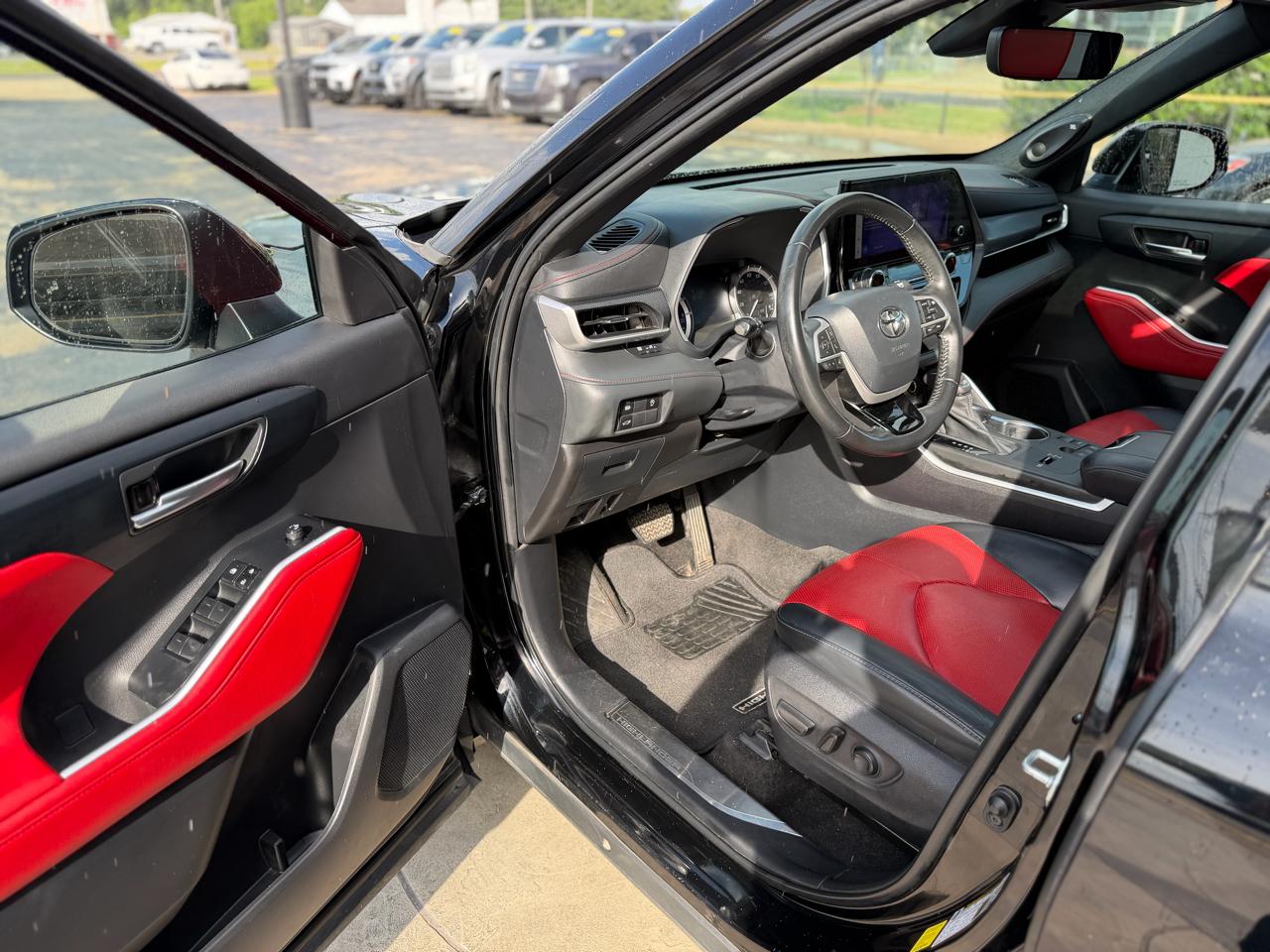 Toyota Highlander XSE 4D SUV FWD 2023