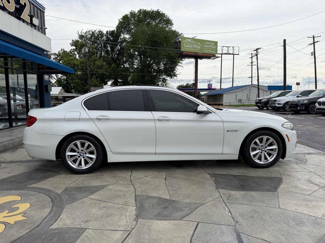 BMW 5-Series 528i 2015