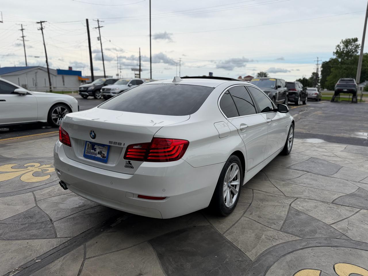 BMW 5-Series 528i 2015