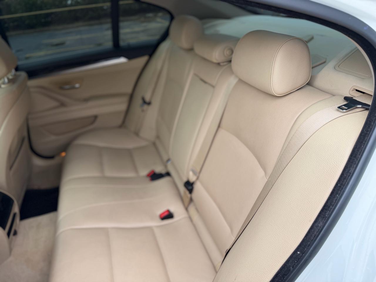 BMW 5-Series 528i 2015