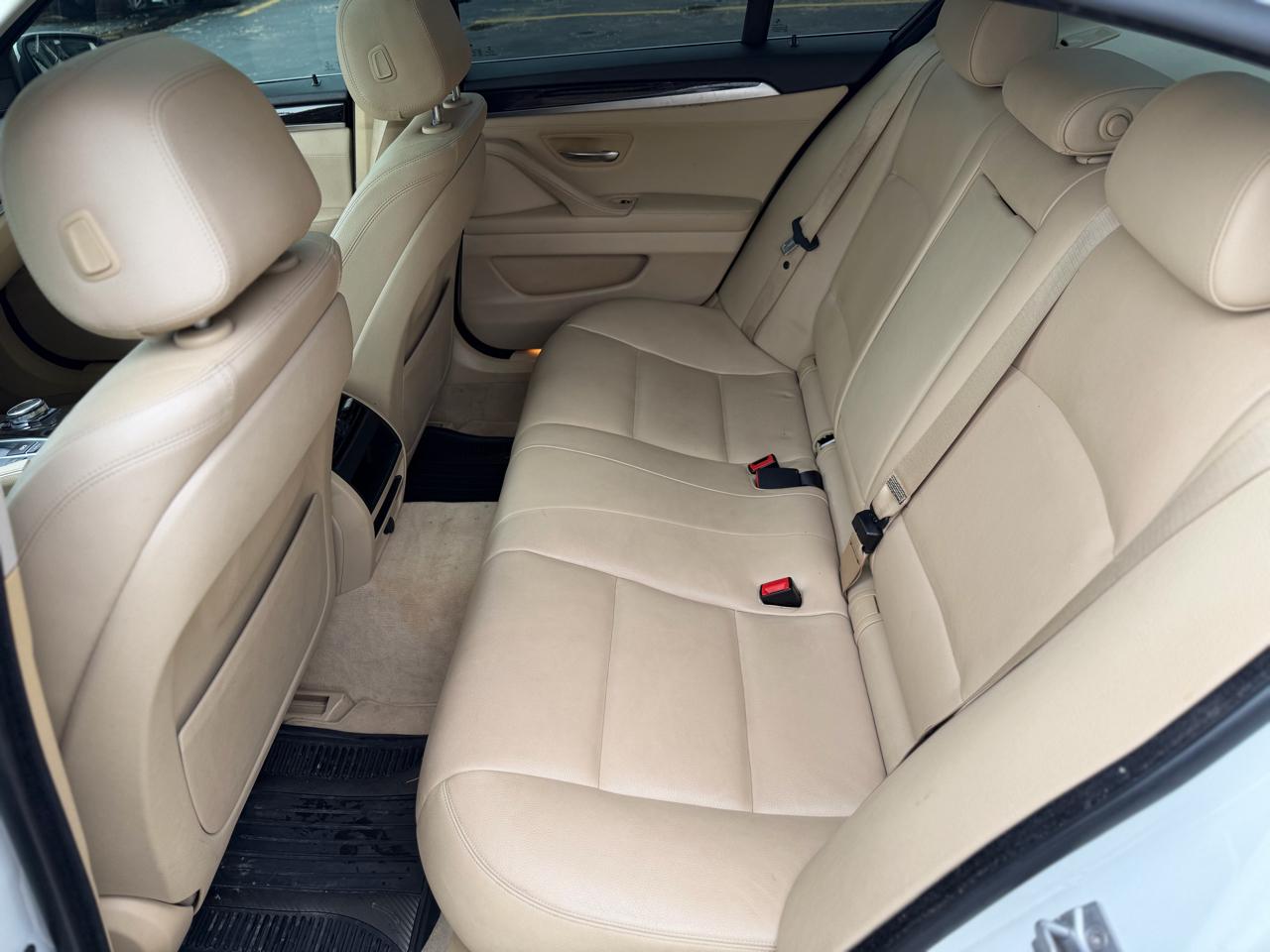 BMW 5-Series 528i 2015