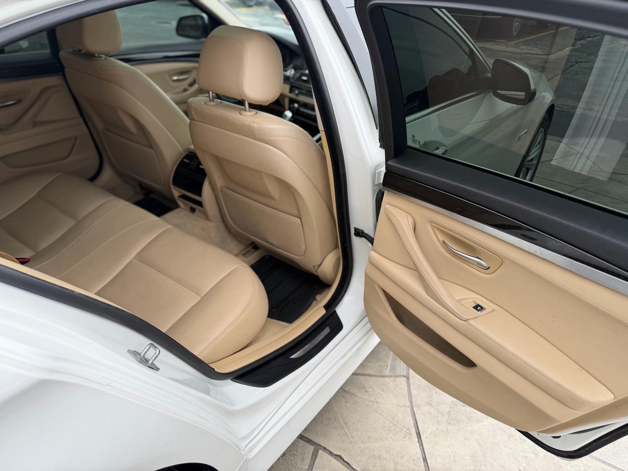 BMW 5-Series 528i 2015
