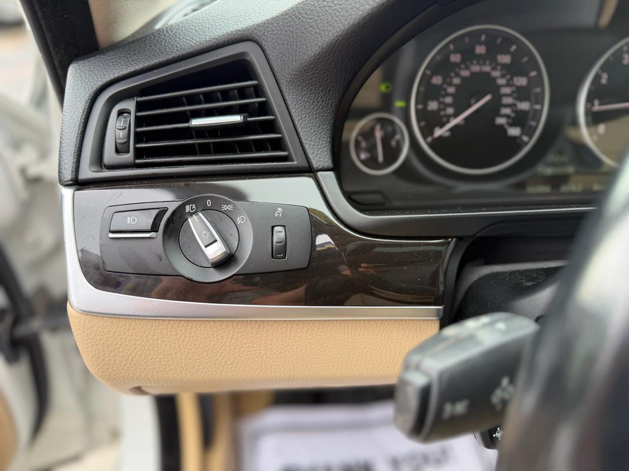 BMW 5-Series 528i 2015
