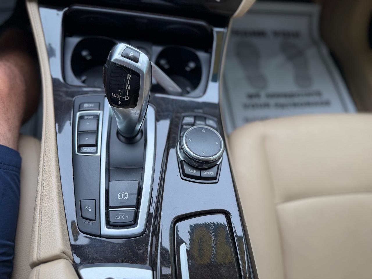 BMW 5-Series 528i 2015