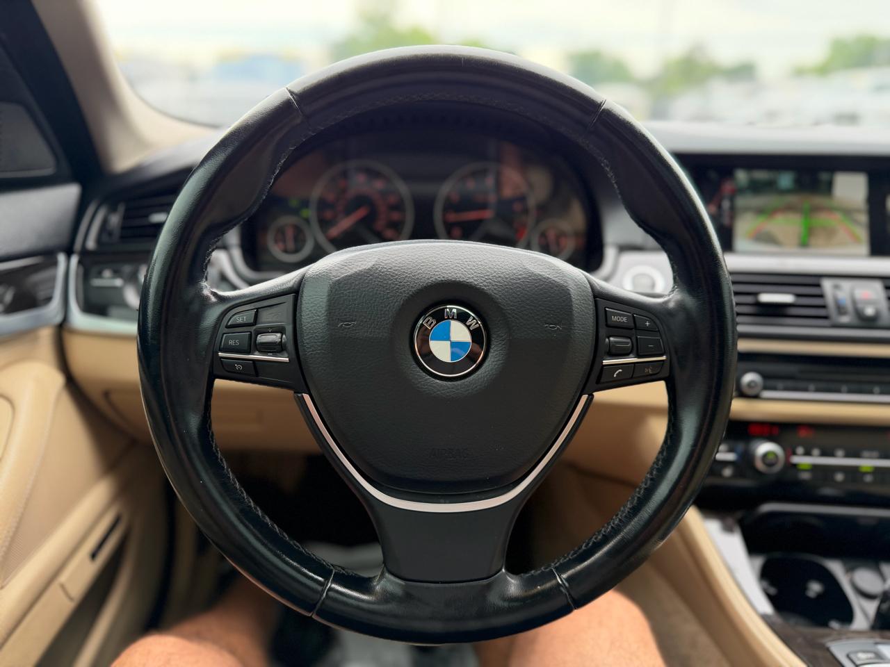 BMW 5-Series 528i 2015