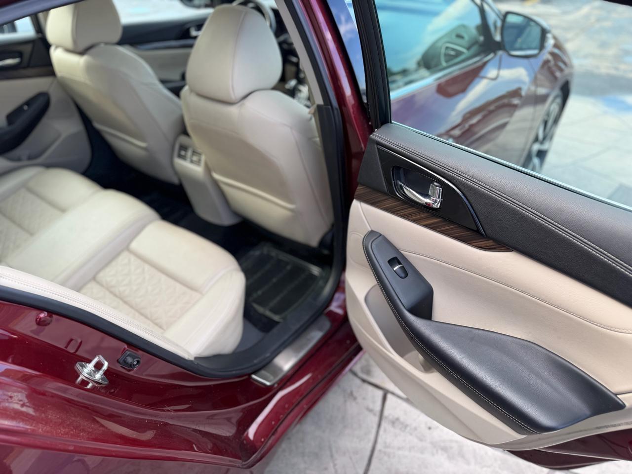 Nissan Maxima Platinum 3.5L 2017
