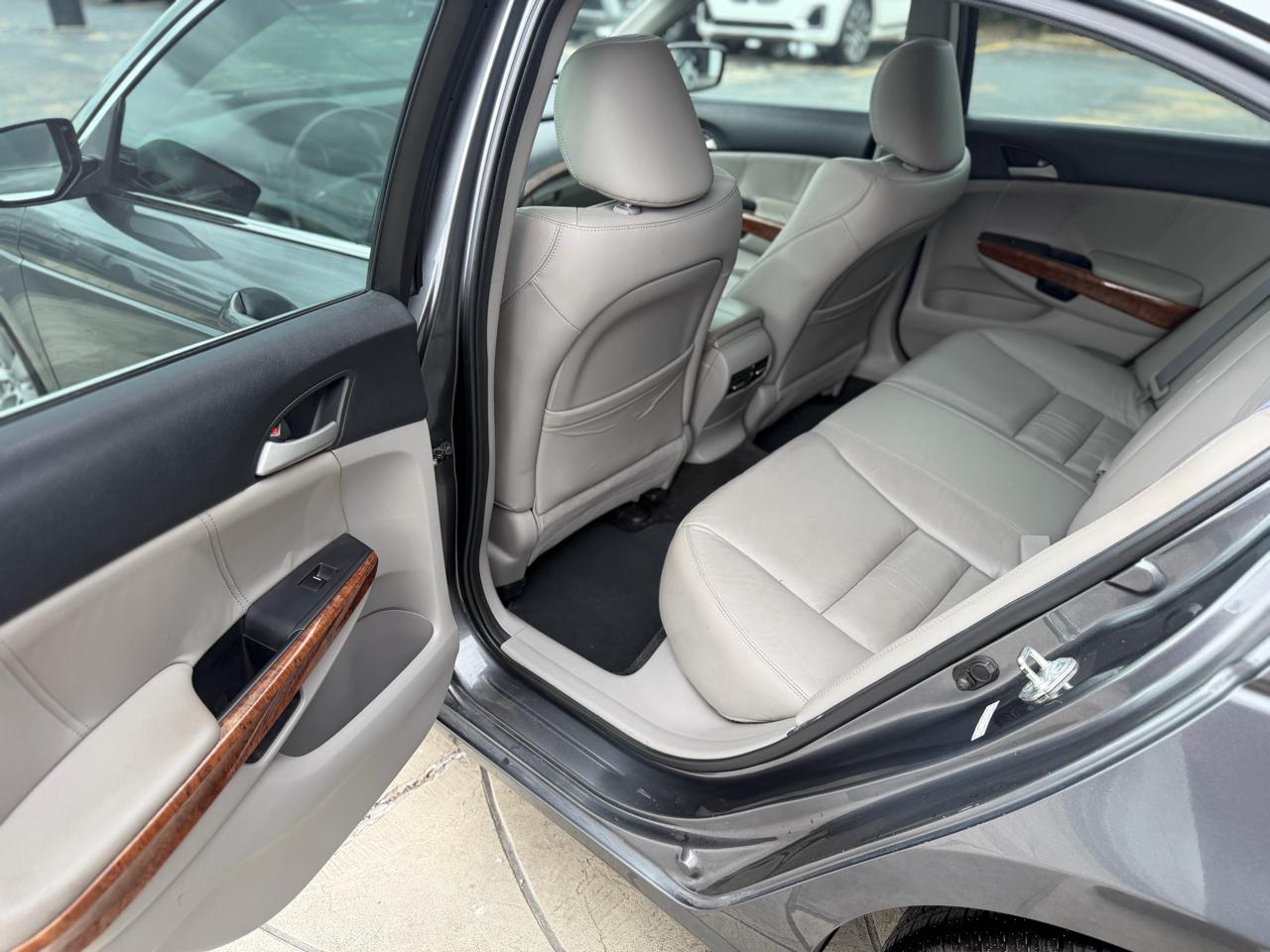 Honda Accord EX-L Sedan AT 2011
