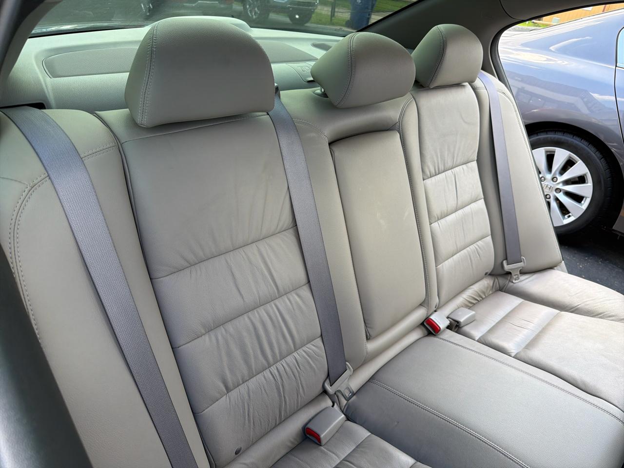 Honda Accord EX-L Sedan AT 2011