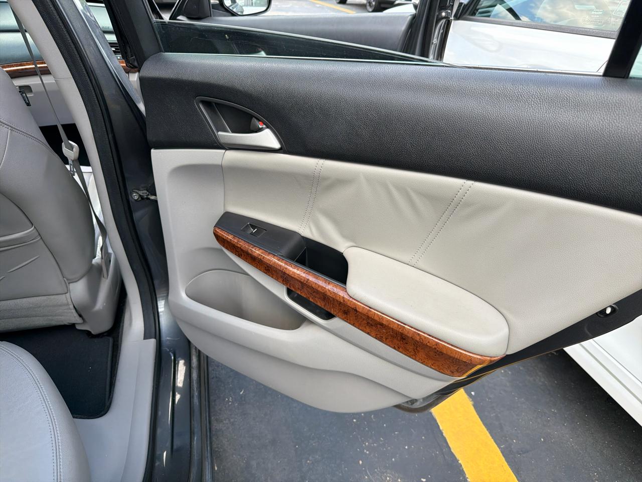 Honda Accord EX-L Sedan AT 2011