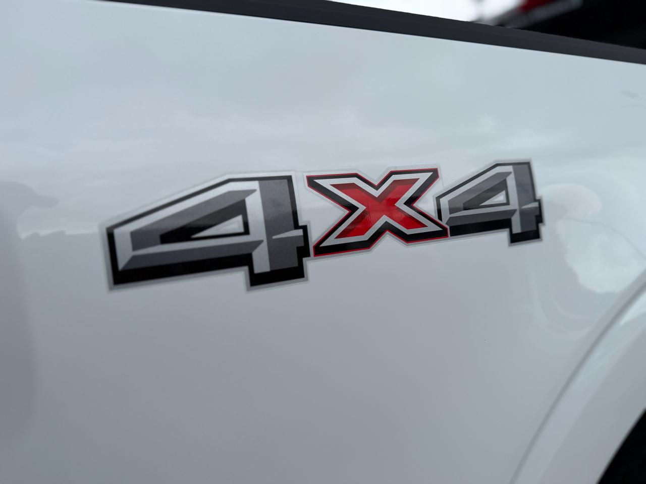 Ford F-150 Lariat 4WD SuperCrew 6.5' Box 2023
