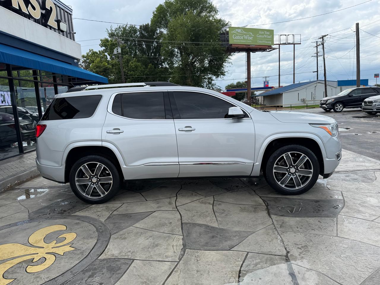 GMC Acadia Denali 2019