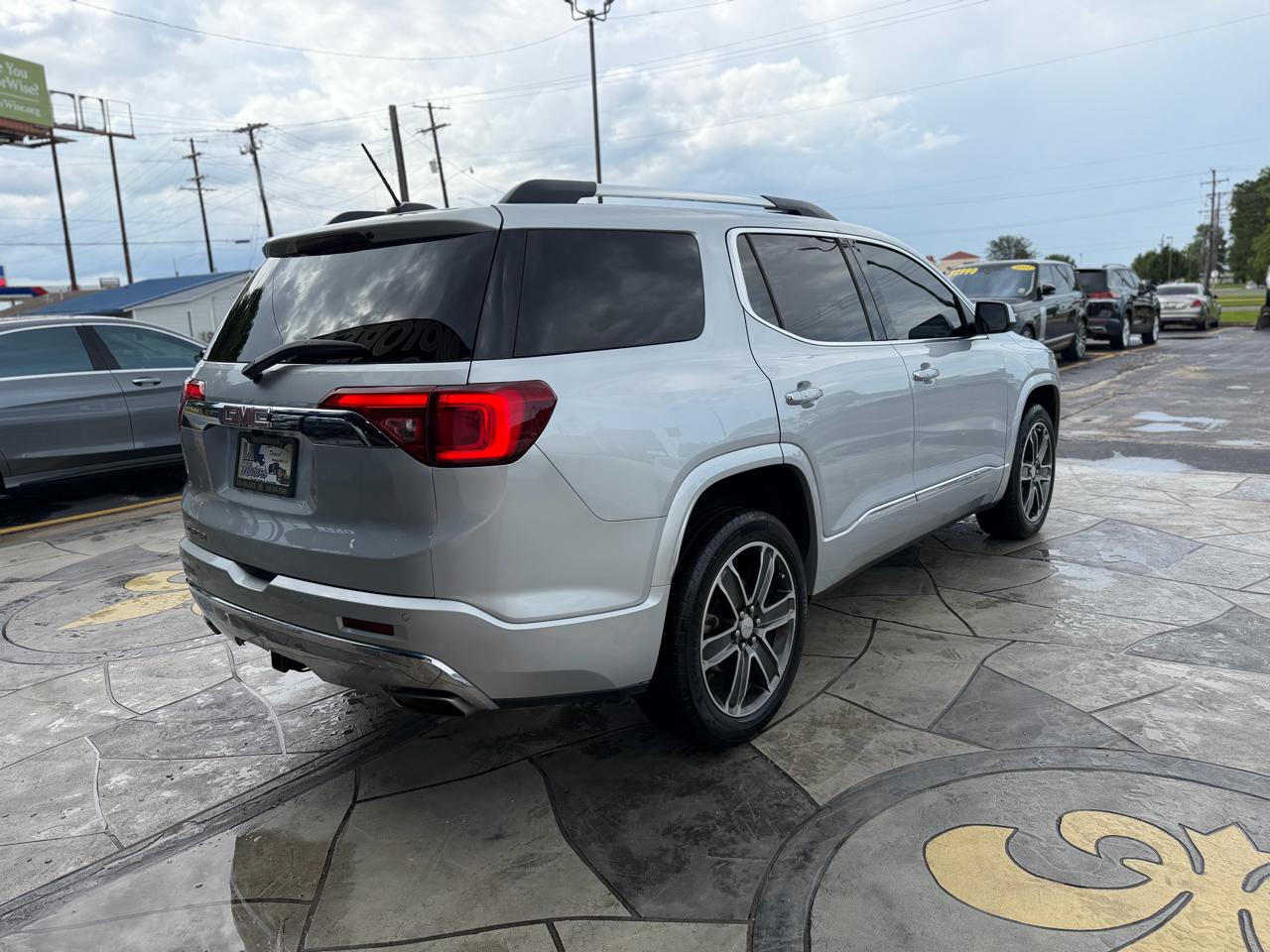 GMC Acadia Denali 2019