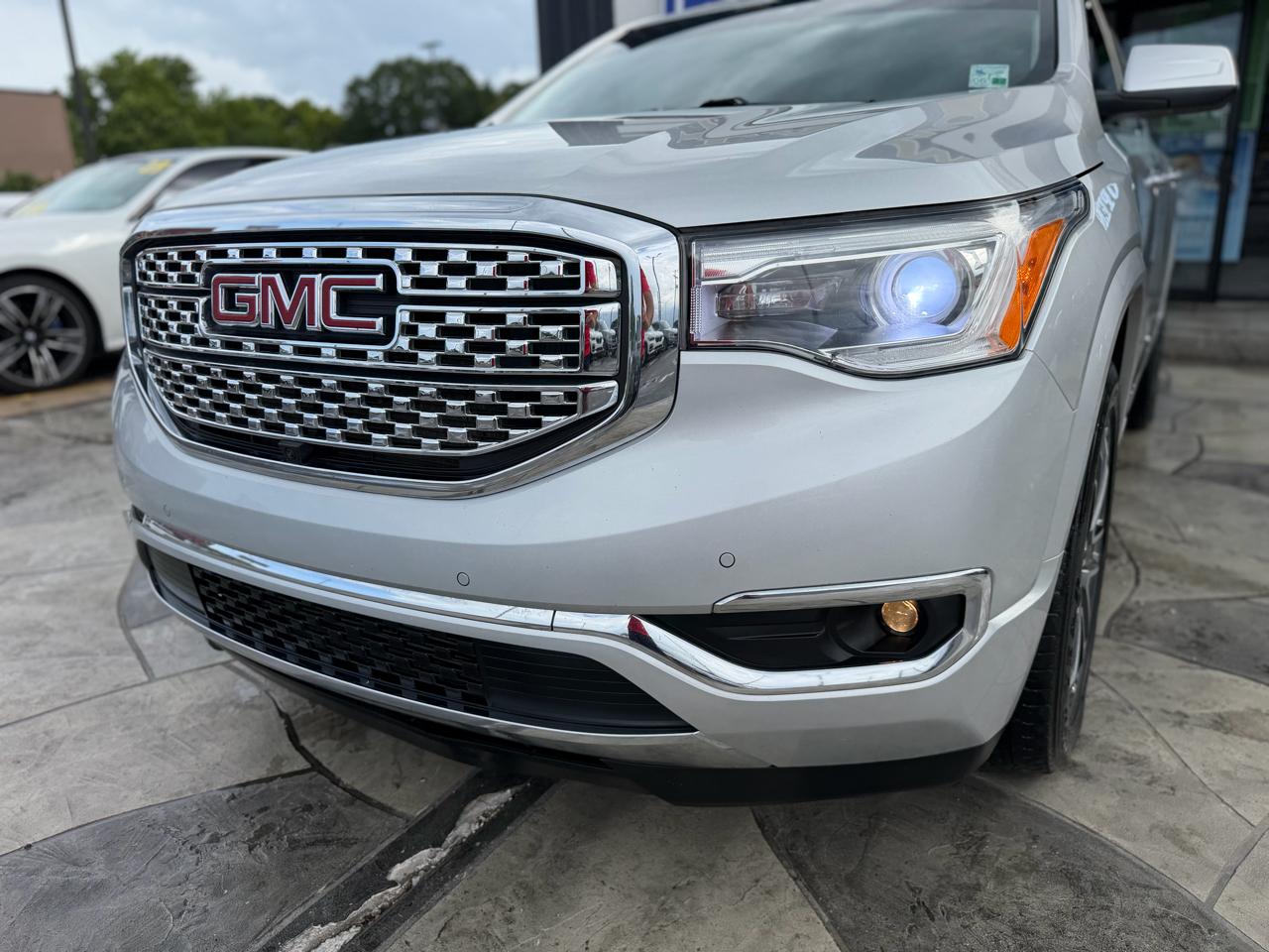 GMC Acadia Denali 2019