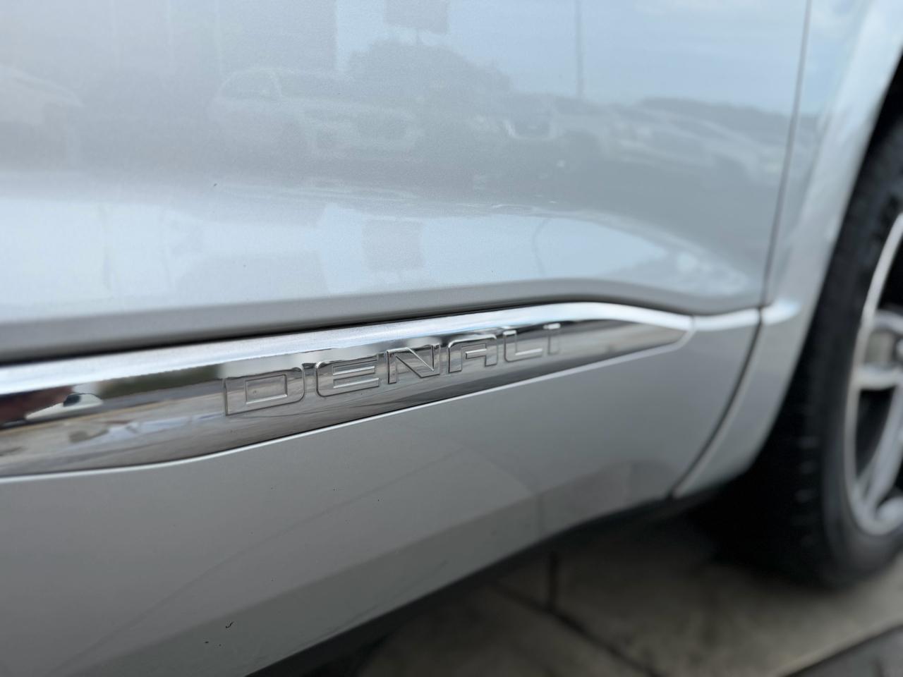GMC Acadia Denali 2019