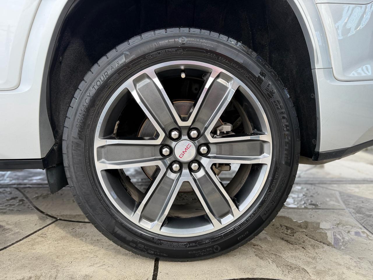 GMC Acadia Denali 2019