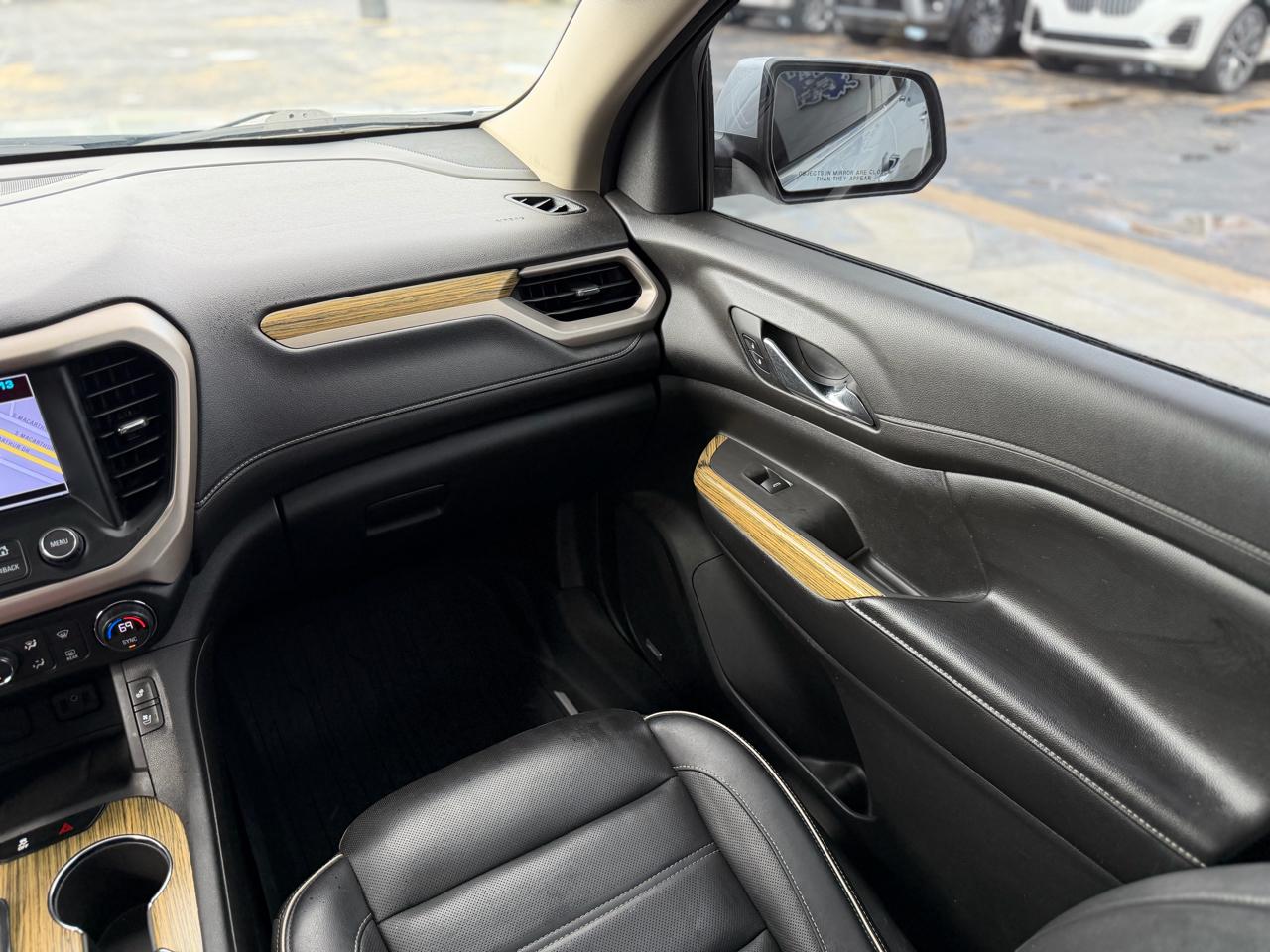 GMC Acadia Denali 2019