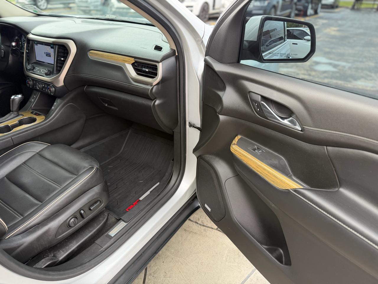GMC Acadia Denali 2019