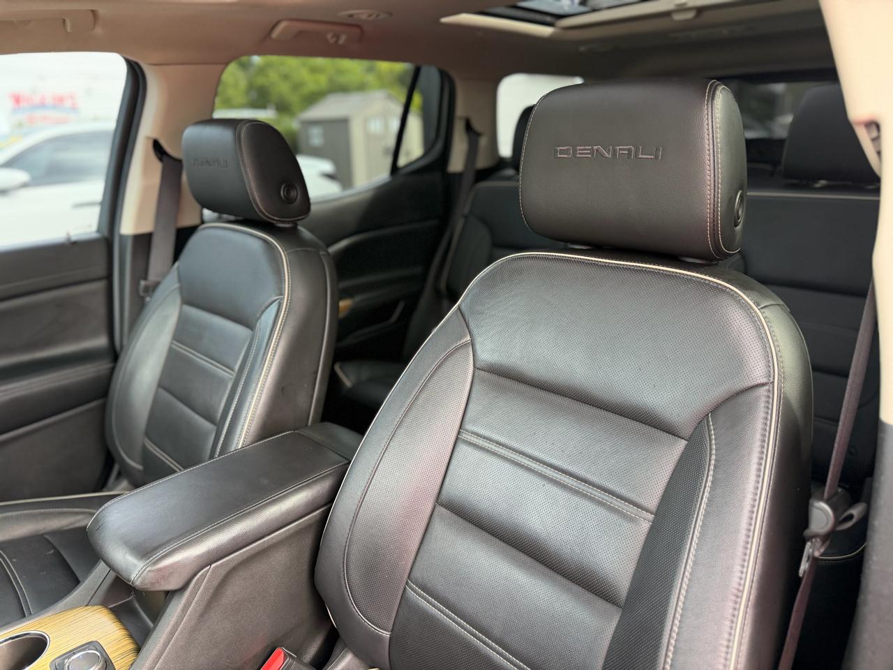 GMC Acadia Denali 2019