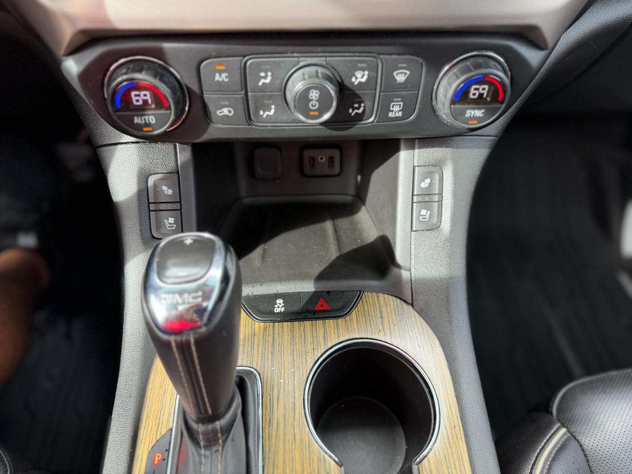 GMC Acadia Denali 2019
