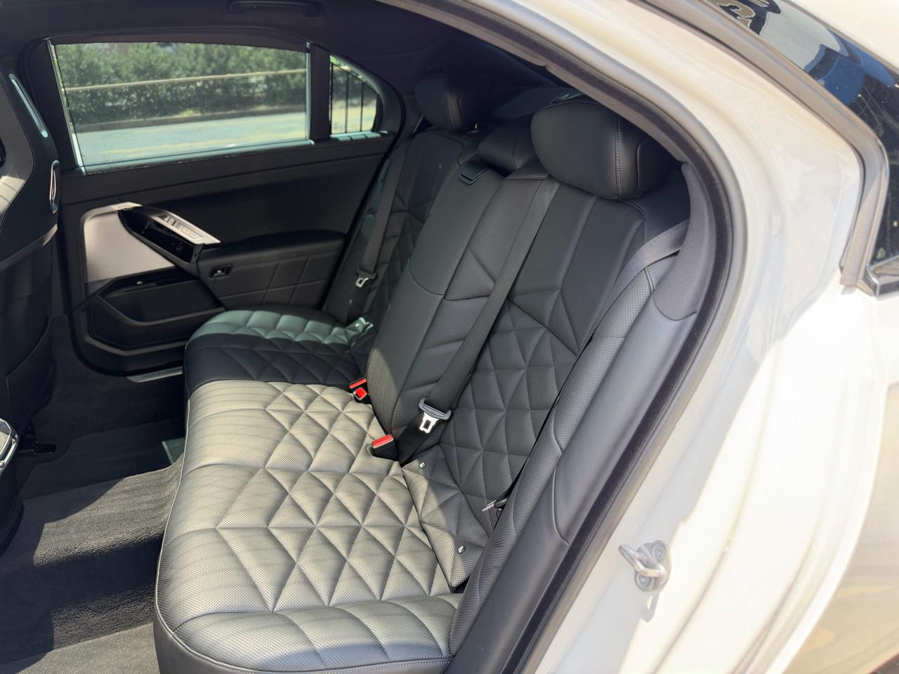 BMW 7-Series 740i 2023