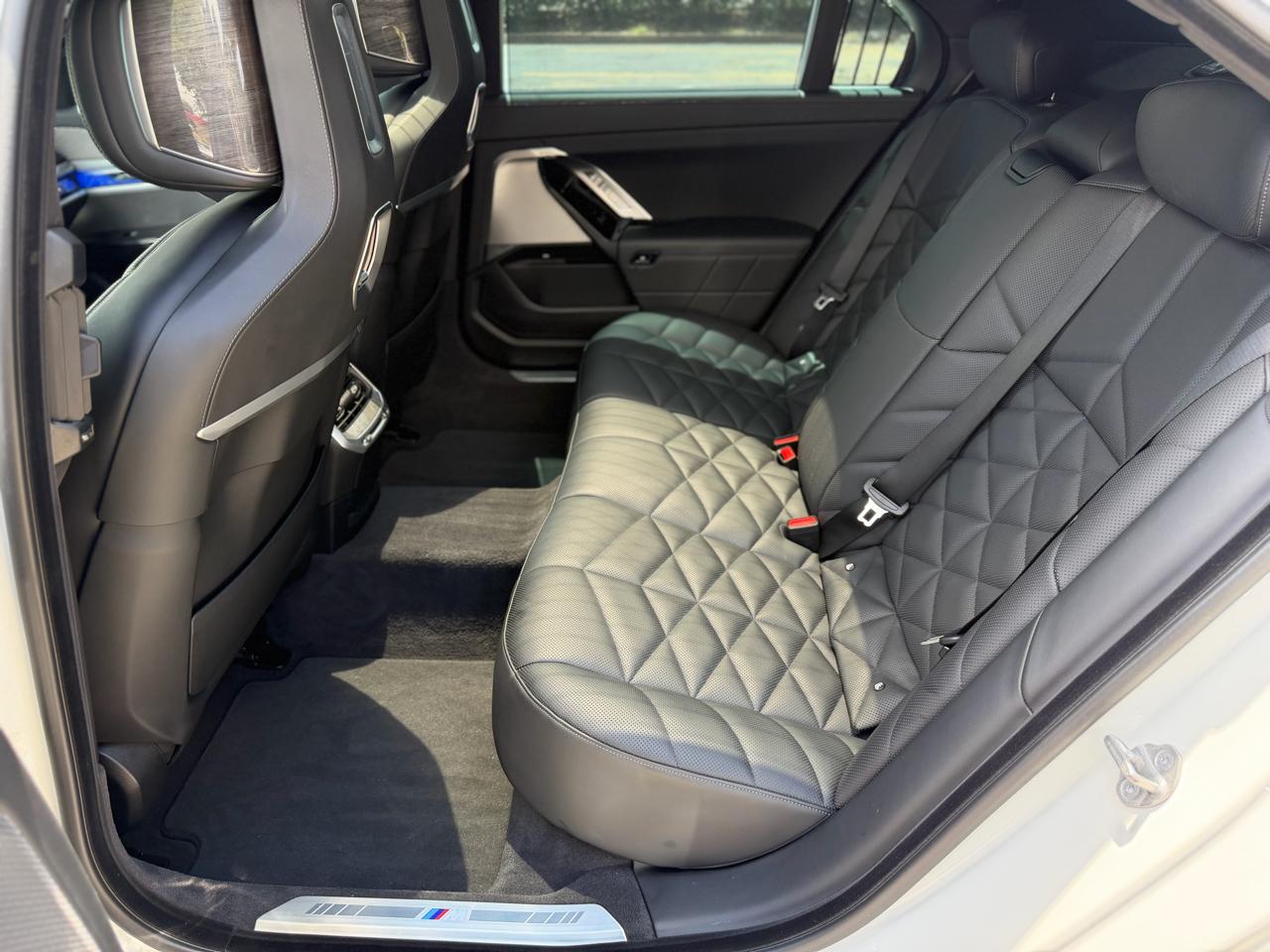 BMW 7-Series 740i 2023