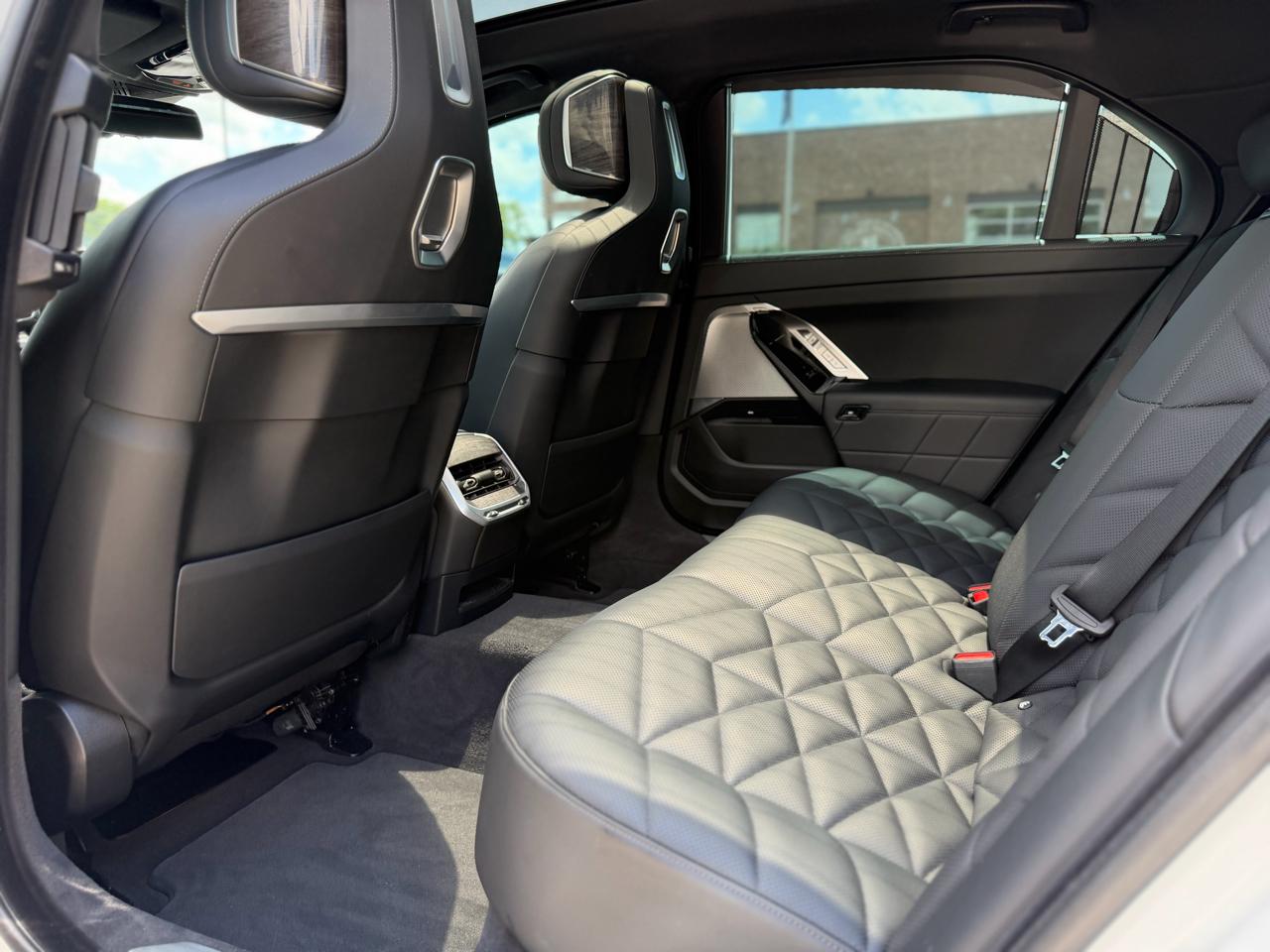 BMW 7-Series 740i 2023