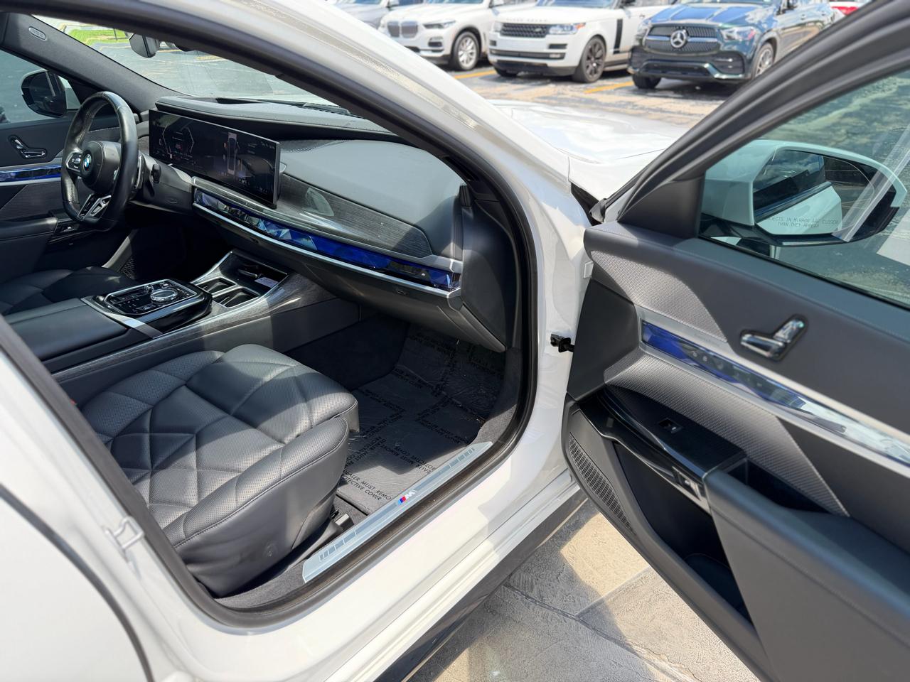 BMW 7-Series 740i 2023