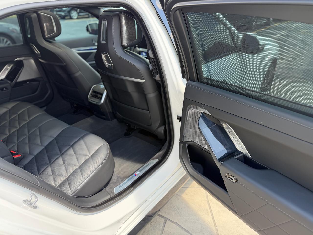 BMW 7-Series 740i 2023