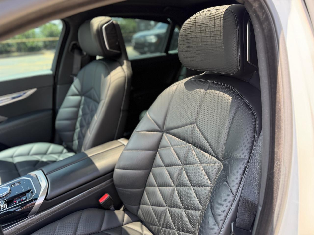 BMW 7-Series 740i 2023