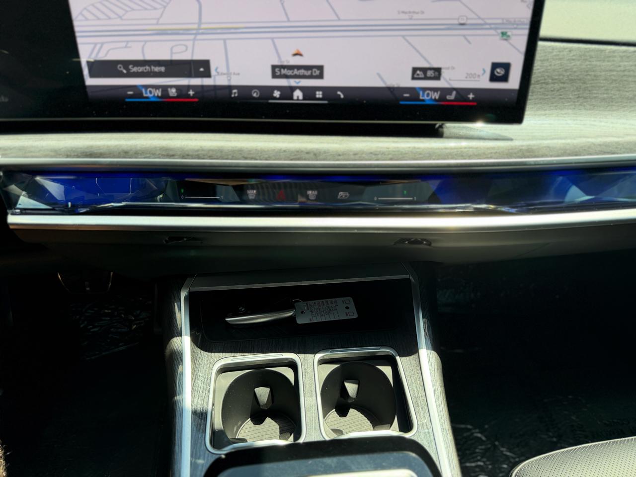 BMW 7-Series 740i 2023
