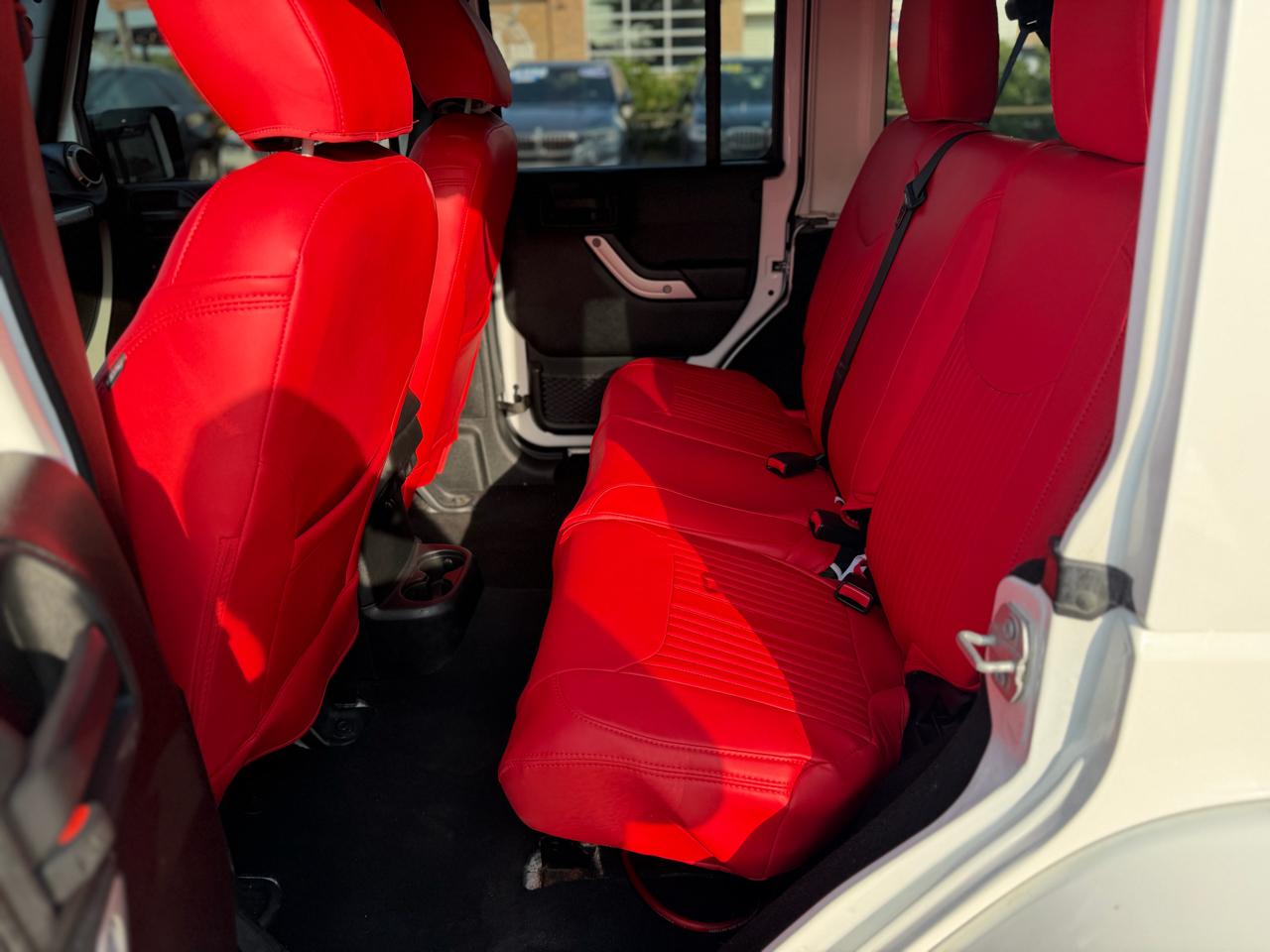 Jeep Wrangler Unlimited Sahara 4WD 2017