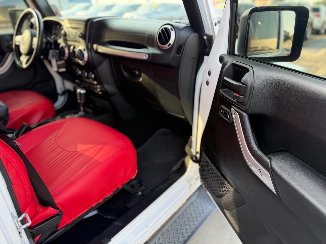 Jeep Wrangler Unlimited Sahara 4WD 2017