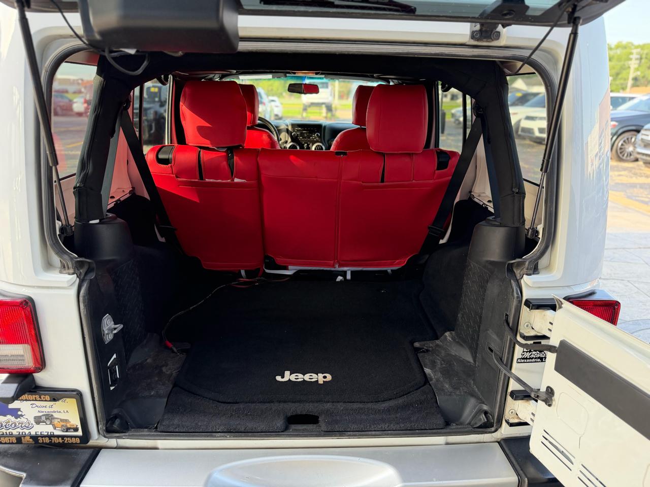 Jeep Wrangler Unlimited Sahara 4WD 2017
