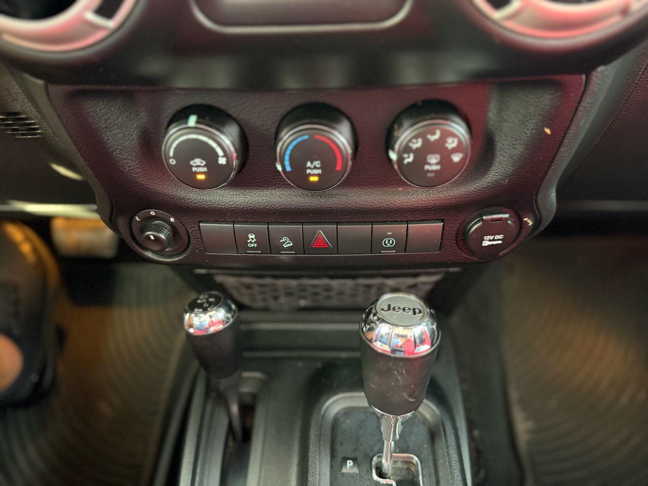 Jeep Wrangler Unlimited Sahara 4WD 2017
