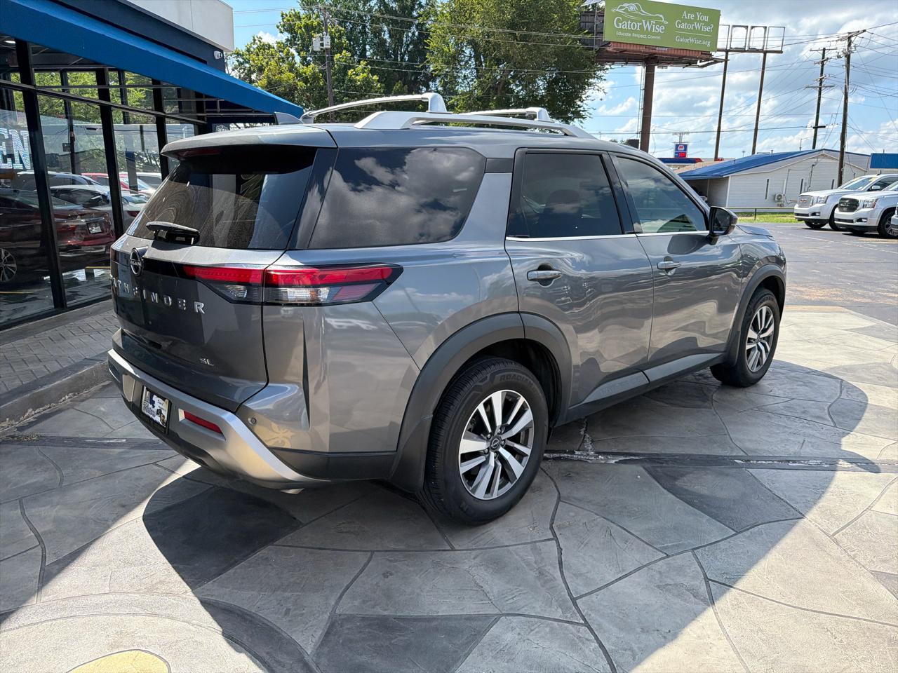 Nissan Pathfinder SL 2023