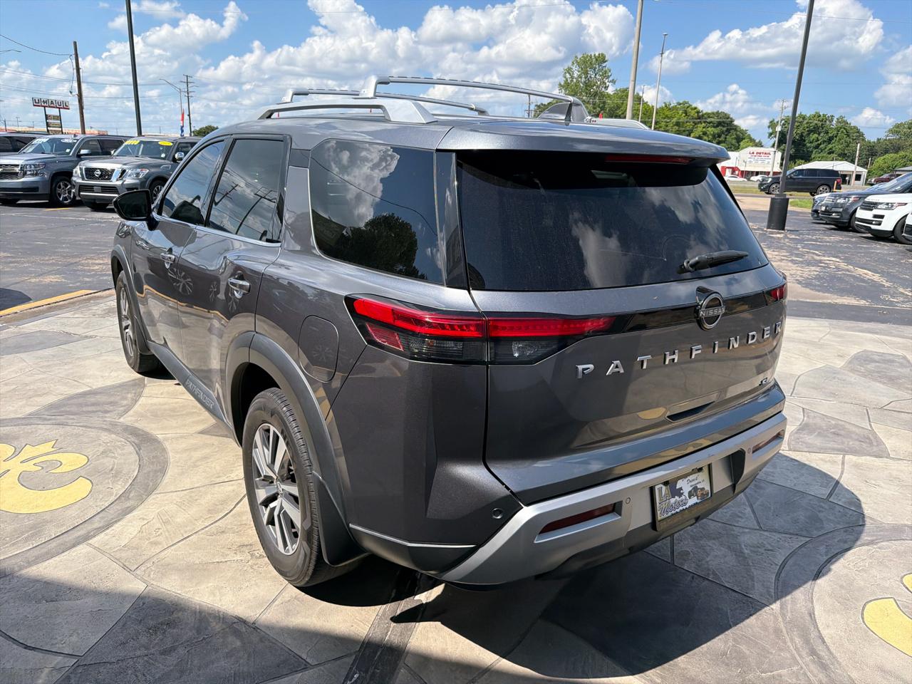 Nissan Pathfinder SL 2023