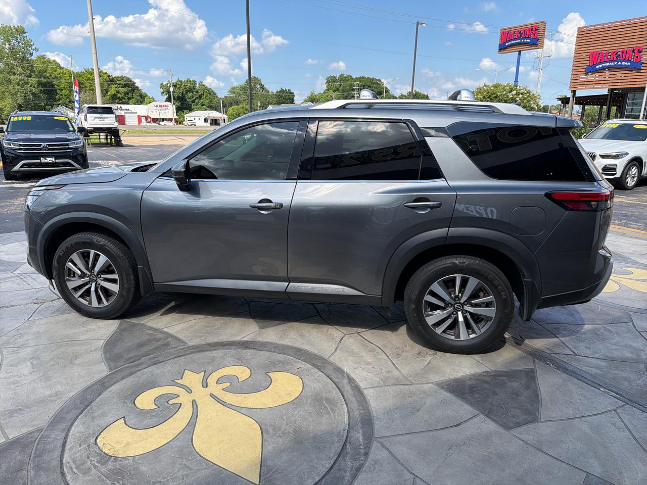 Nissan Pathfinder SL 2023