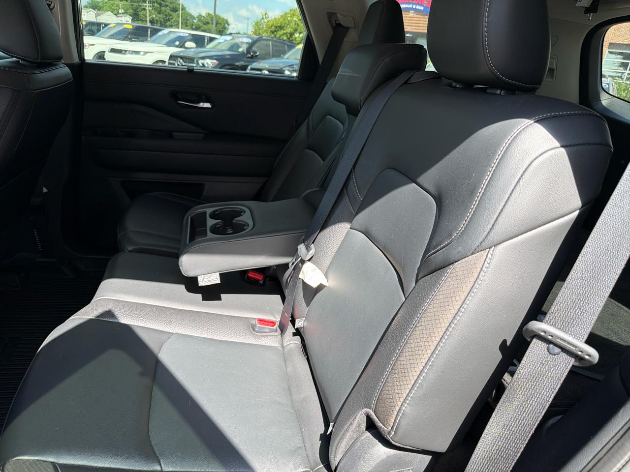Nissan Pathfinder SL 2023