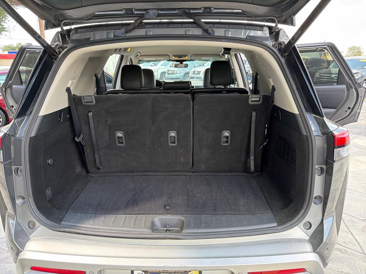 Nissan Pathfinder SL 2023