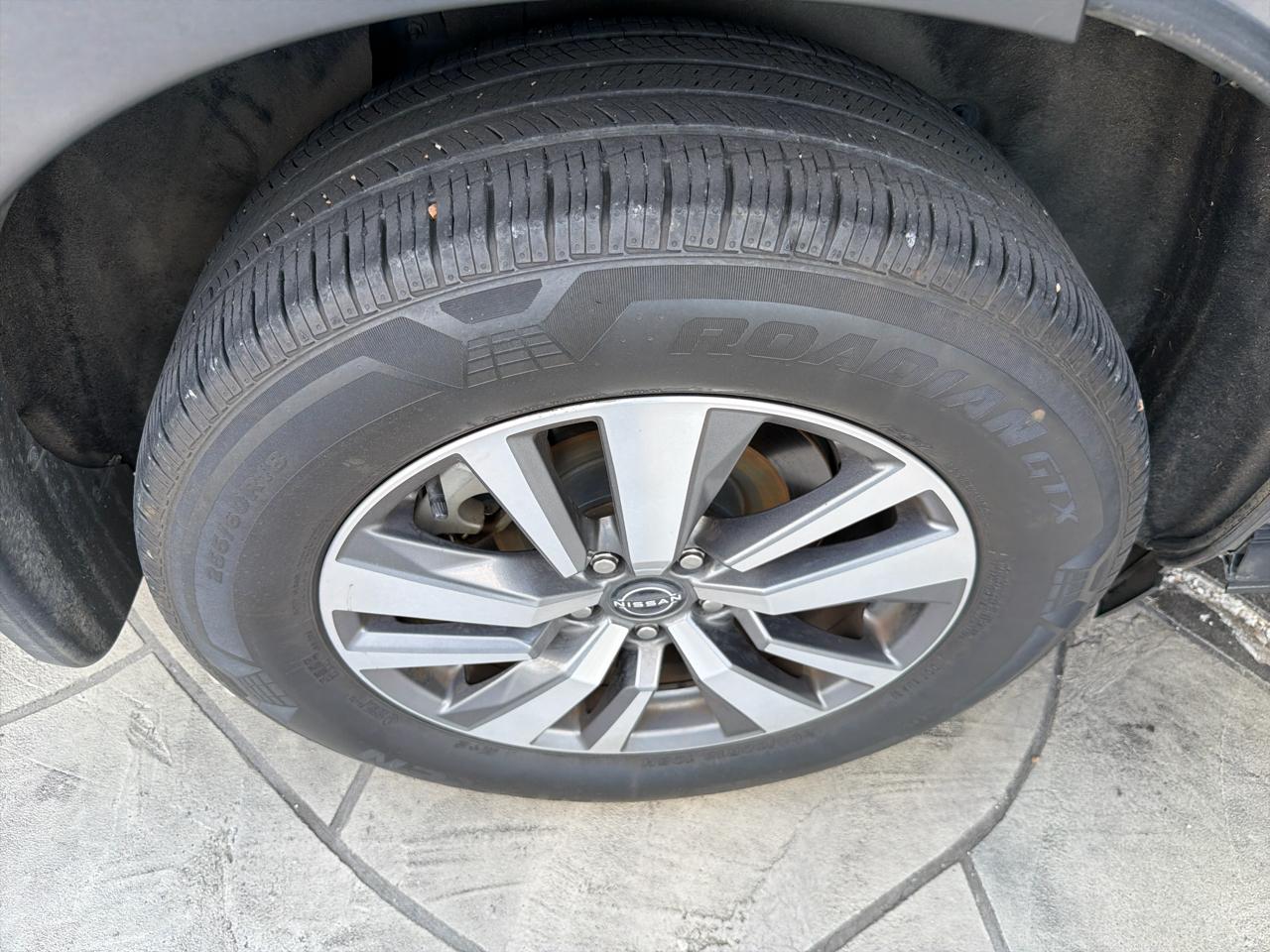 Nissan Pathfinder SL 2023